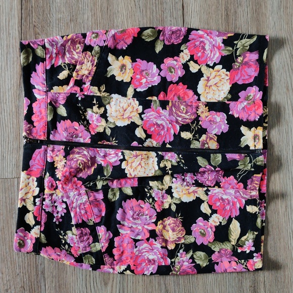 Forever 21 | Floral skirt - Picture 1 of 5